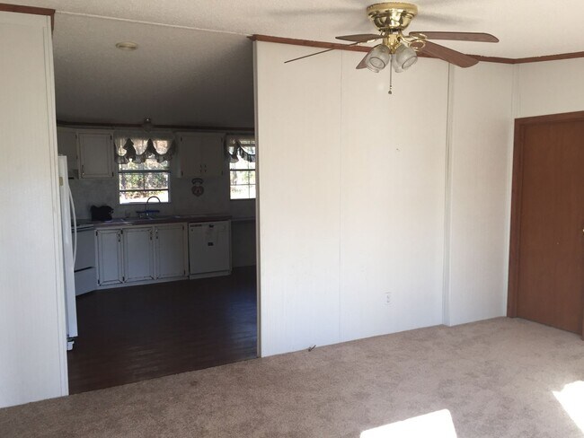 Building Photo - 3BR Home in Denver