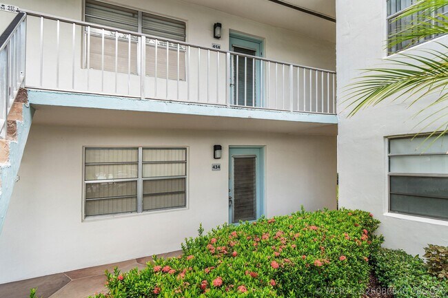 Foto del edificio - 434 Normandy Ln