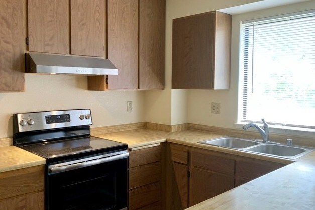 Kitchen - 148 Clay St