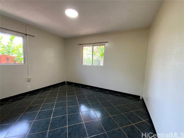 Building Photo - 66-942-942 Kamakahala St