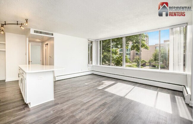 Building Photo - 1409 N Prospect Ave