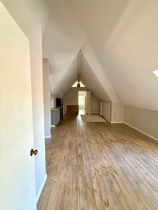 Building Photo - 2690 Lititz Pike