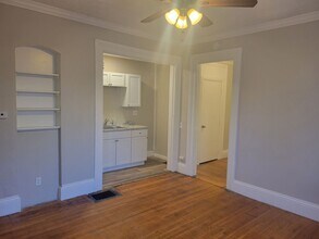 Building Photo - 320 Meigs St