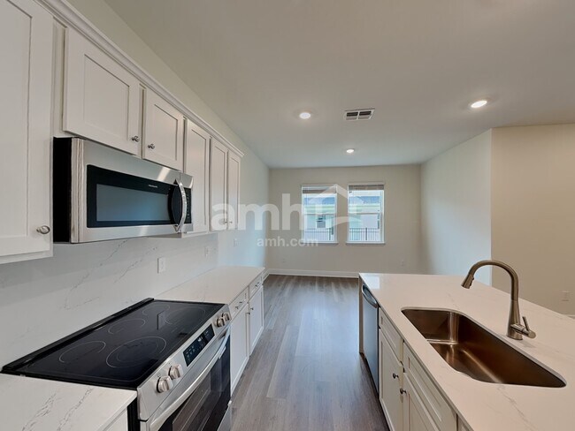 Foto del edificio - 5980 Pinewood Ests Dr