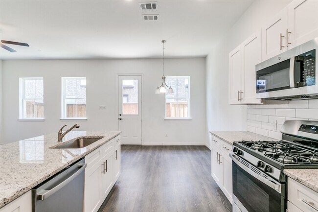 Foto del edificio - 2422 Ash Ln