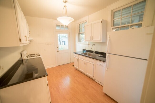 Foto del edificio - 2604 S Carrollton Ave