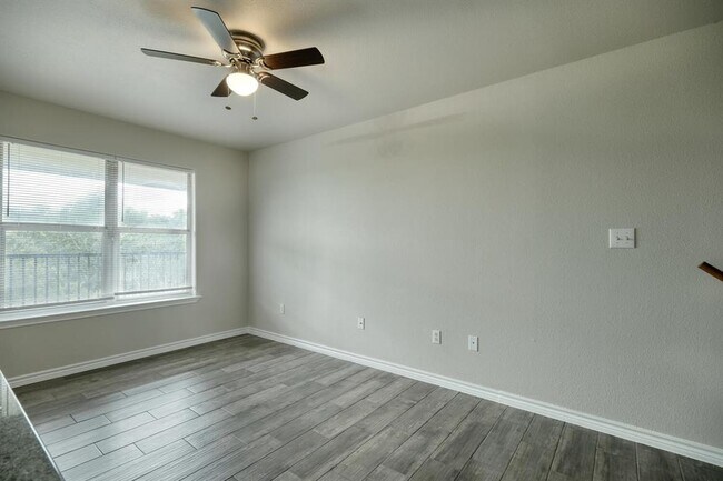 Foto del edificio - 107 Castleberry Ct