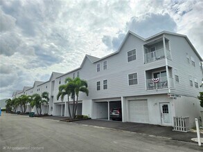 Building Photo - 3607 E Bay Dr