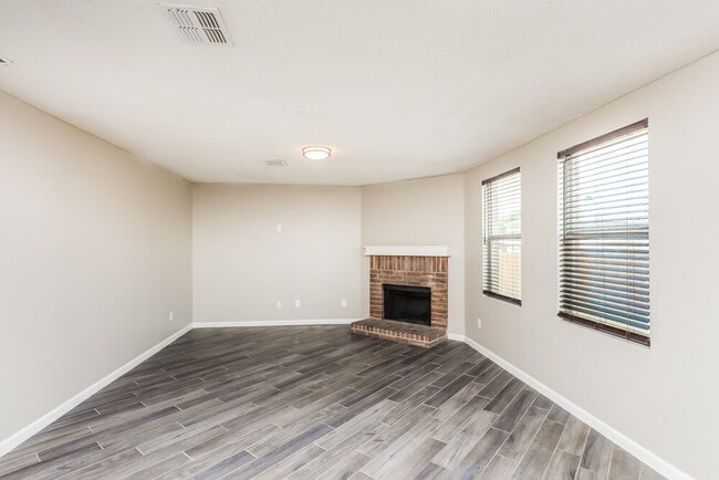 Foto del edificio - 1222 Wisdom Dr