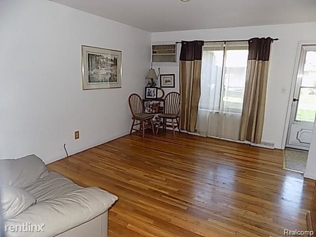 Building Photo - 29124 Tessmer Ct