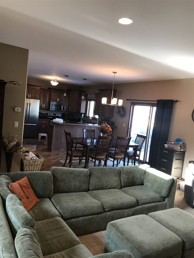 Foto del edificio - 1235 Goldenwood Dr