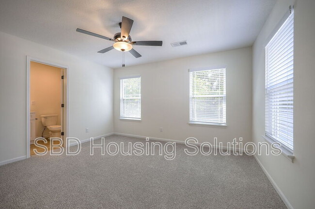 Building Photo - 9003 E 85th Pl