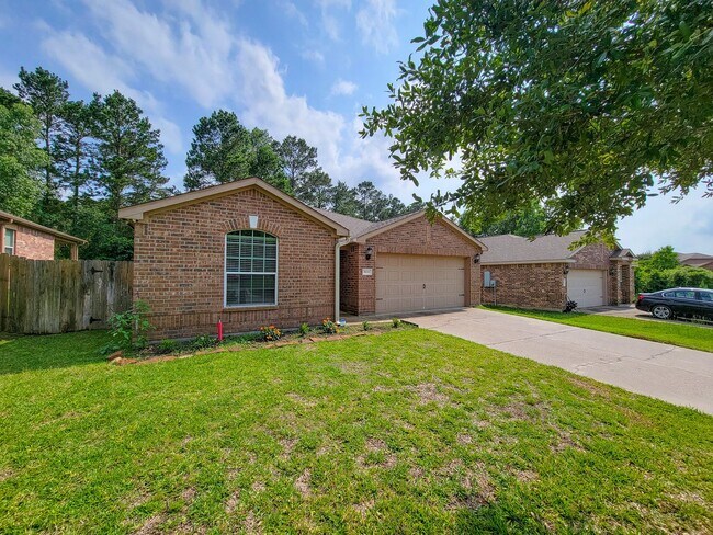 Building Photo - BEAUTIFUL LARGE 1 STORY 3 BEDROOM 2 BATH H...