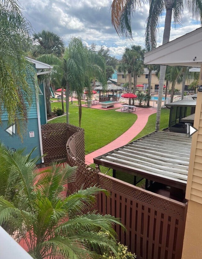 Building Photo - 2 bed 2 bath town house in resort 2777-110...