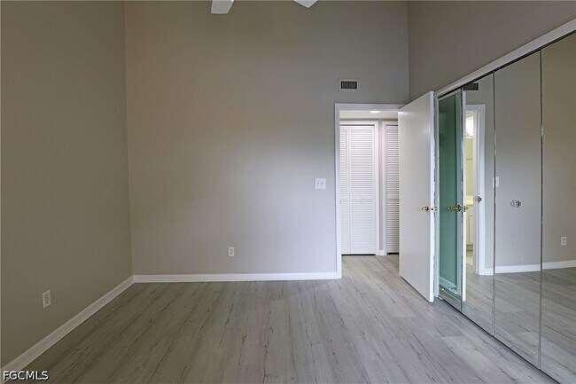 Building Photo - 8805 Lateen Ln