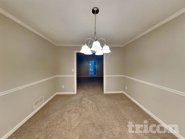 Building Photo - 2855 Dellinger Dr