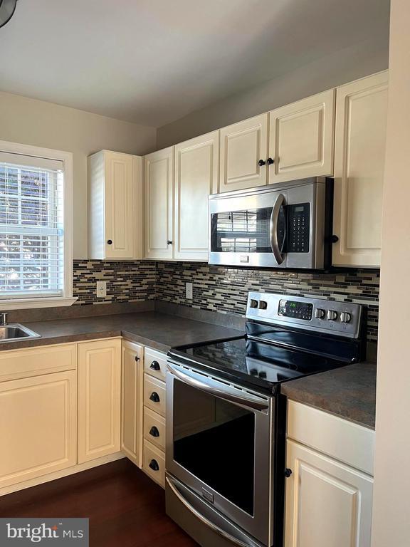 Foto del edificio - 4195 Nantucket Dr