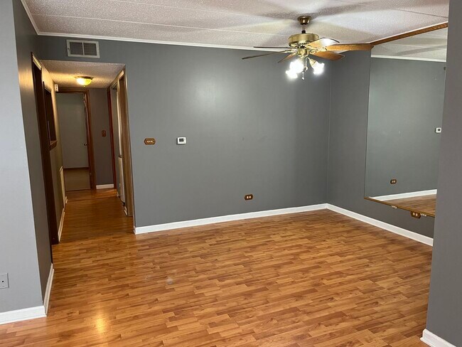 Foto del edificio - 9616 W Higgins Rd