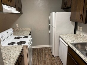 Building Photo - 2010 Bradford Ct