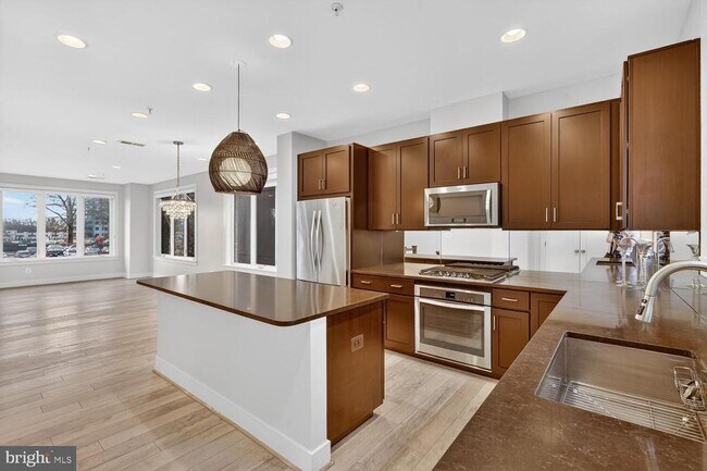 Foto del edificio - 10425 Fernwood Rd