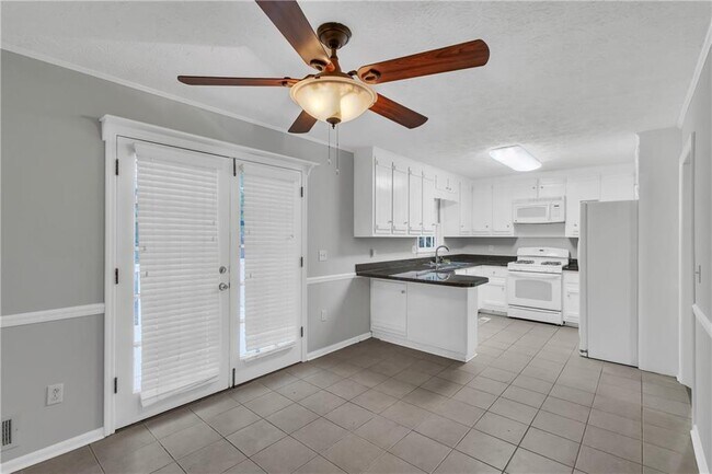Foto del edificio - 4899 Raven Way NE