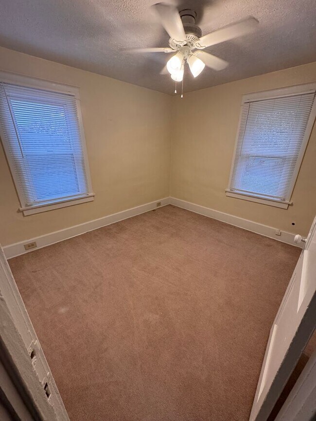 Foto del edificio - 103 N Osborn Ave