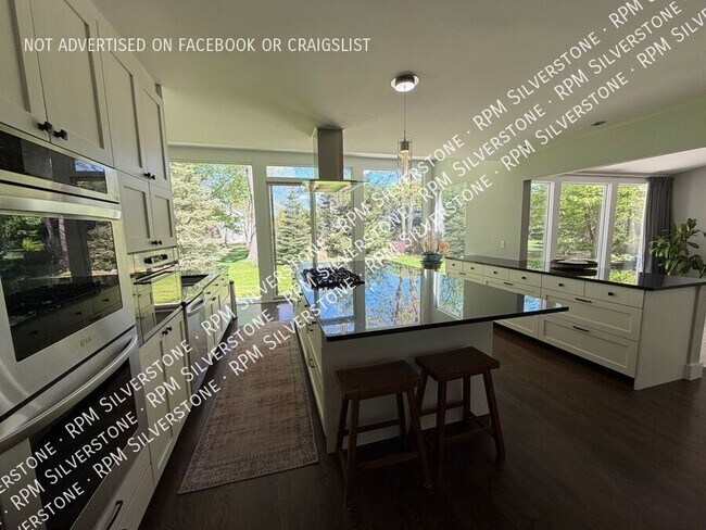 Foto del edificio - 6206 Pine Needle Dr