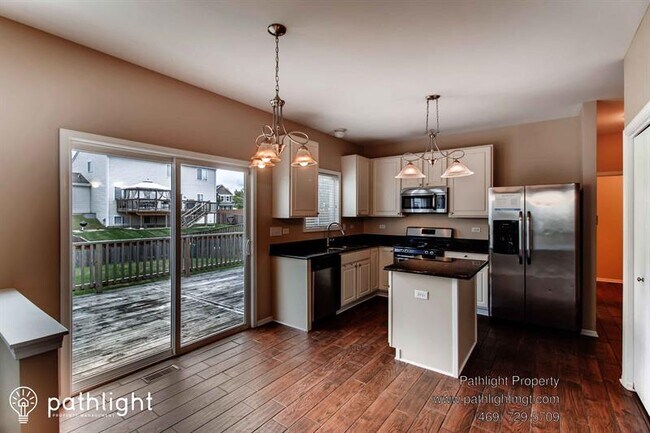 Building Photo - 688 Brighton Dr