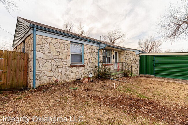 Building Photo - 3 br, 1 bath House - 224 East Myrtle Lane