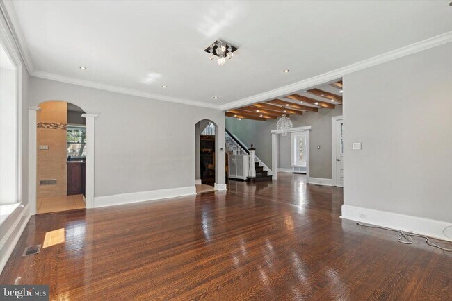Foto del edificio - 2424 Golf Rd
