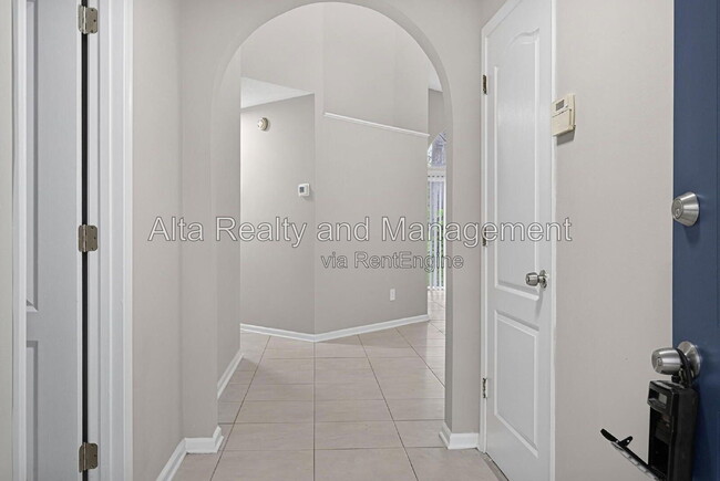 Building Photo - 9569 Sugar Hollow Ln