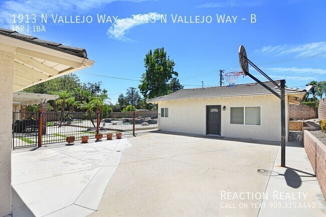 Foto del edificio - 1913 N Vallejo Way
