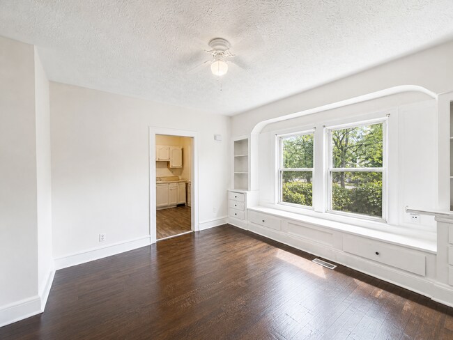 Foto del edificio - 3454 E 118th St