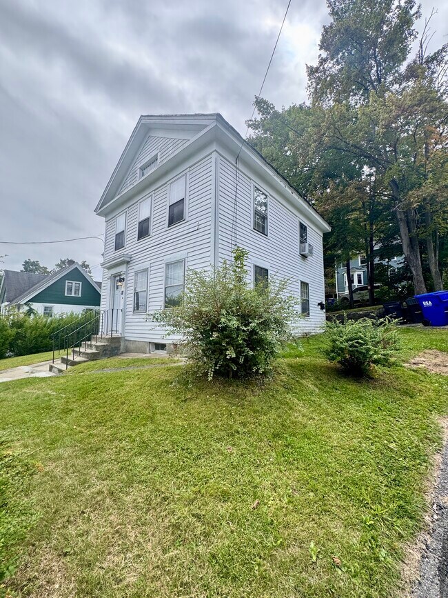 Foto del edificio - 111 Rockwell St