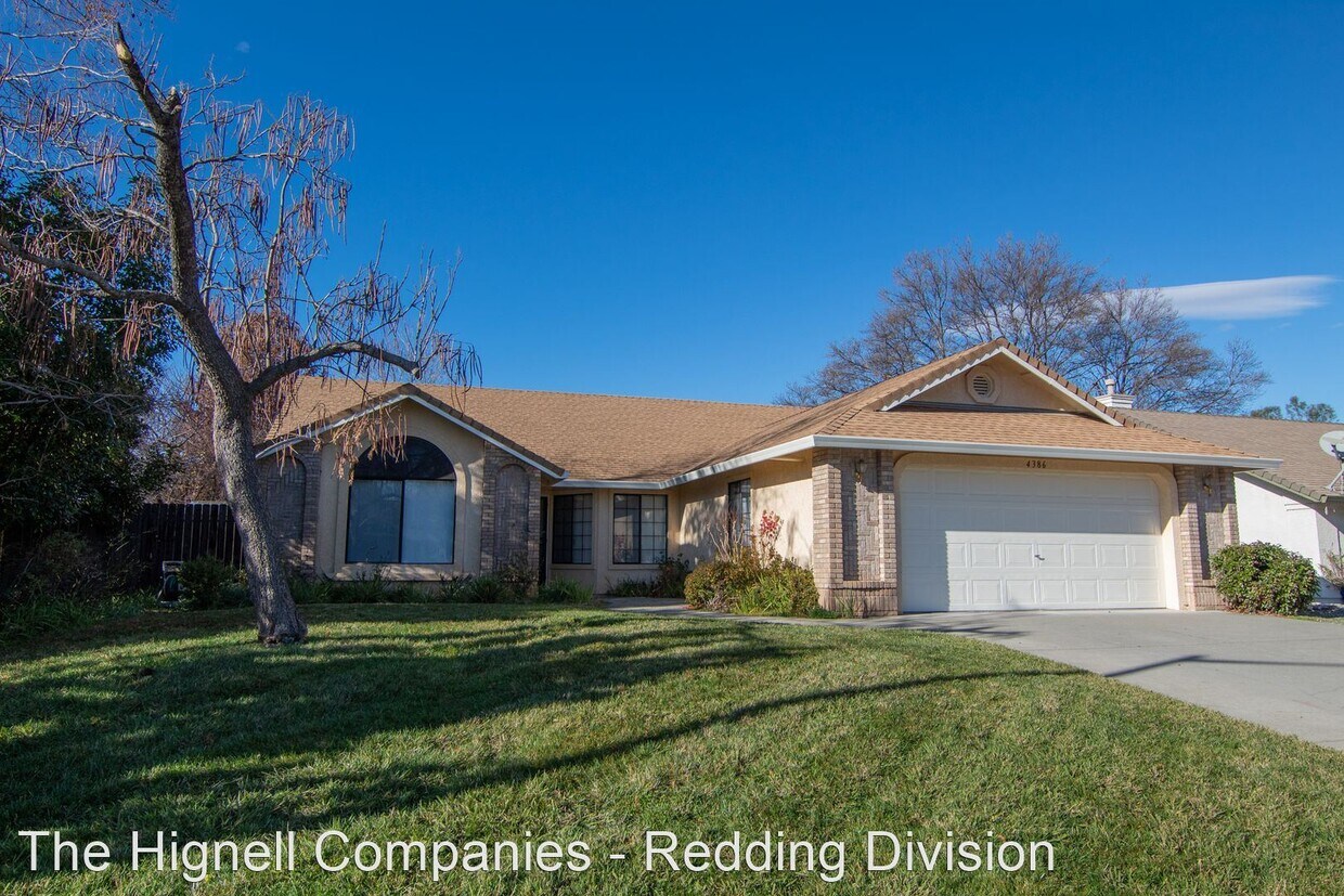 3 br, 2 bath House 4386 Songbird Way House Rental in Redding, CA