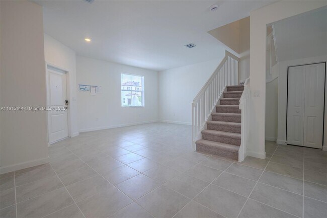 Foto del edificio - 2752 SE 26th Ave