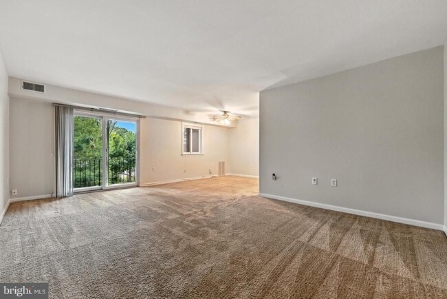 Building Photo - 206 Victor Pkwy