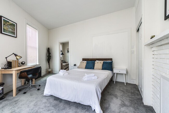 Foto del edificio - 4913 Yew St