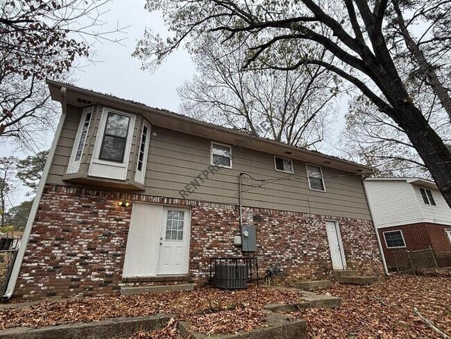 Building Photo - 2607 Elkhart Dr