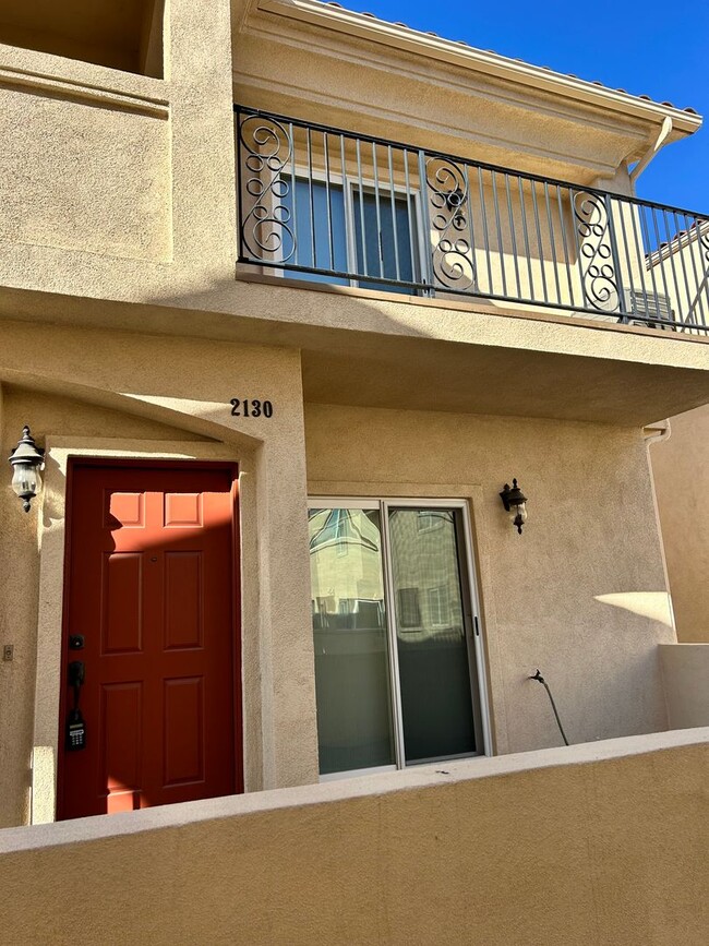 Building Photo - Charming 2-Bedroom 2.5 Baths Townhouse in ...