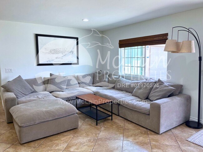 Building Photo - Modern Single Family Home - With In-Law Suite in Santee