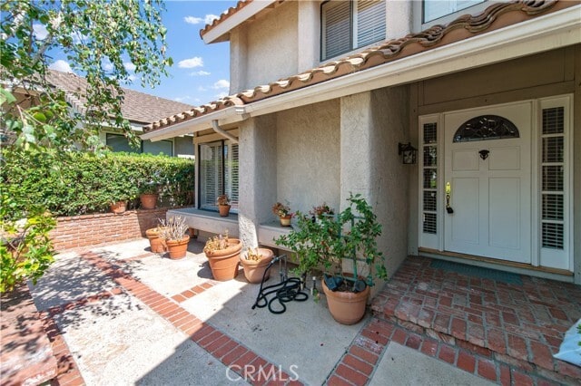 Building Photo - 32 Christamon E