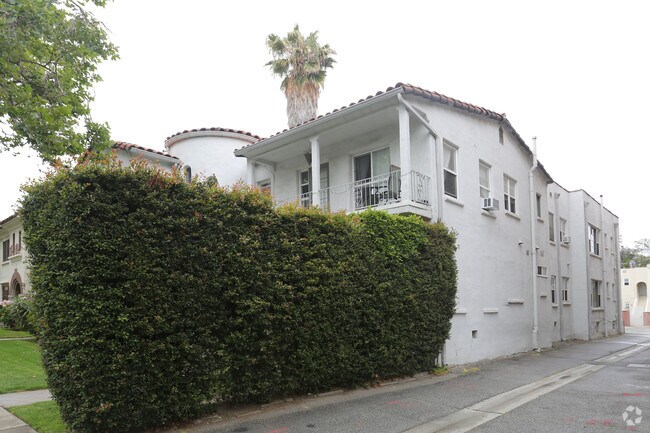 Foto del edificio - 114 N Almont Dr
