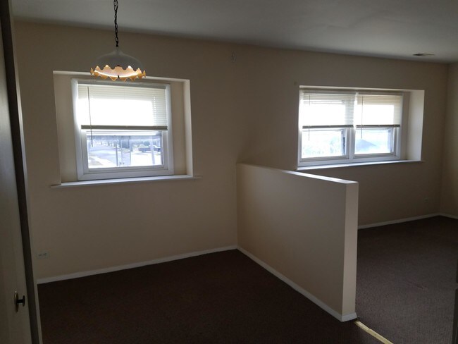 Building Photo - 2570 W 63rd Ave