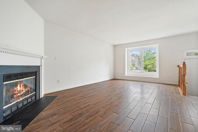 Building Photo - 7777 Black Horse Ct