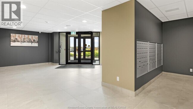 Building Photo - 1900 6th Conc