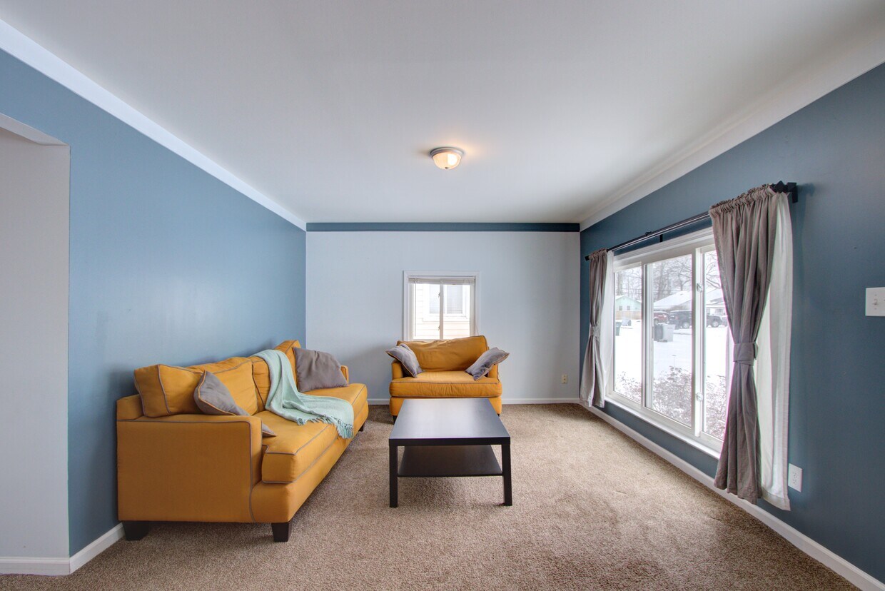 Primary Photo - 1444 E Goulson Ave