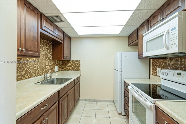 Building Photo - 300 SW 134th Way