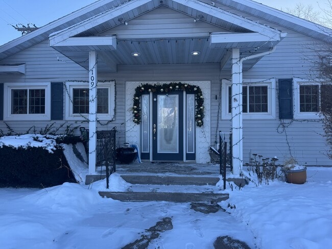 Building Photo - 109 Park St