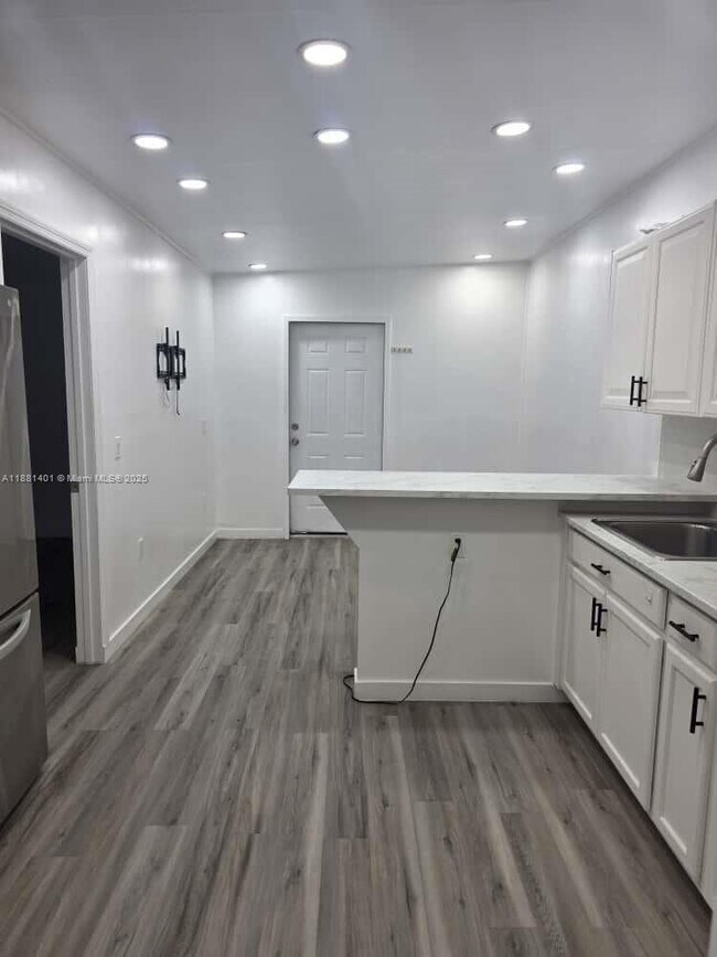 Foto del edificio - 23 Miami Gardens Rd